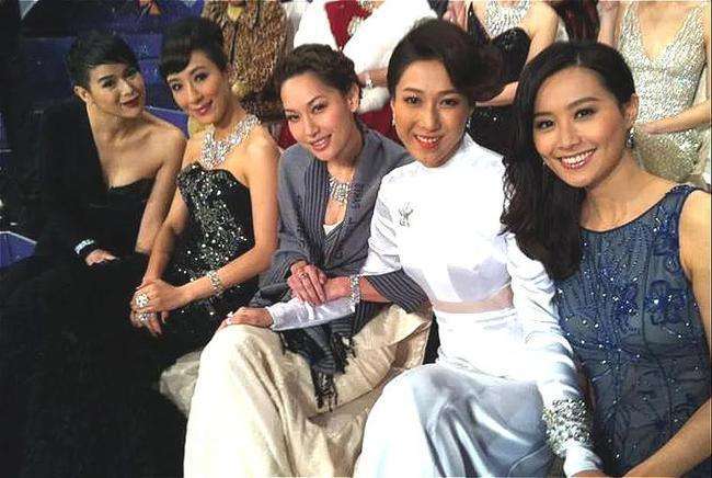 tvb钟嘉欣这批花旦接档得挺好,后面乱捧人搞得青黄不接_tvb_杨怡_市场