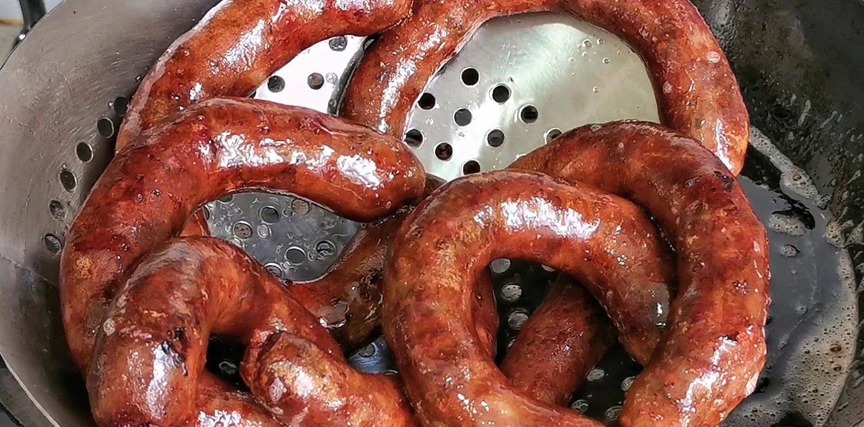 脆皮烧肠怎么做,原来很简单,一次做5根,看一遍就会_小肠_进行_时候