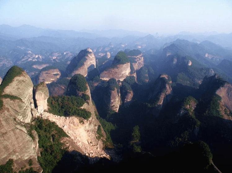 湖南一座名字超难读的山，乃5A级景区，更是天然丹霞地貌博物馆