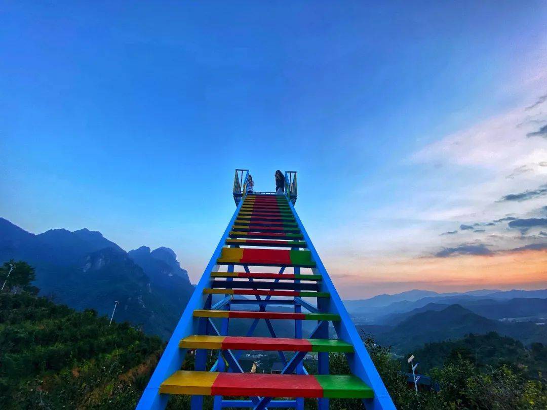 最近灵龙谷又出现了新的项目快带上家人朋友游玩