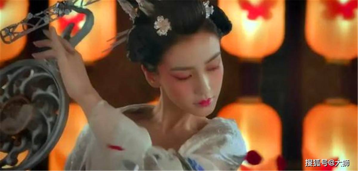 神龙元年 武三思偶得一美人 却不料那女子竟是 花月之妖 素娥 狄仁杰 府上 神龙元年 武三思偶得一美人 却不料那女子竟是 花月之妖 素娥 狄仁杰 府上