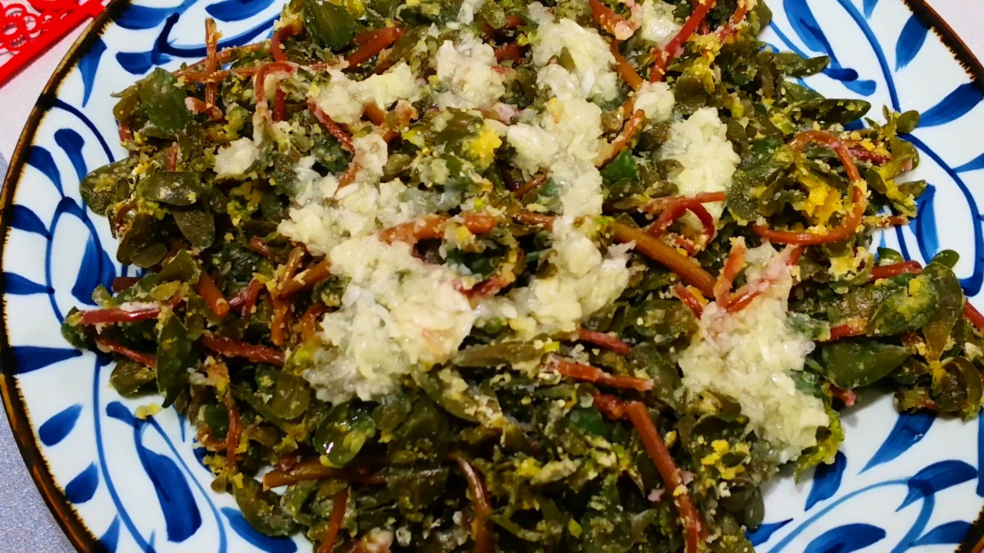 马齿苋又名瓜子菜,麻绳菜,马齿菜等,是一种药食同源的食材,它的营养