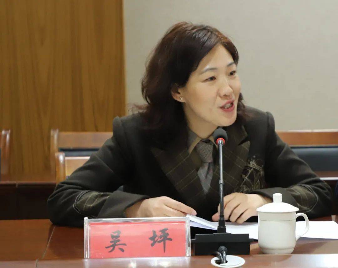 盐城市亭湖区慈善总会领导到西城实小视察调研慈善文化进校园工作