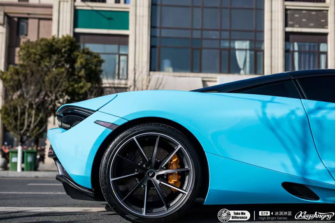 酷爱夏季的颜色tmd潮牌车膜冰淇淋蓝改色膜迈凯伦720s