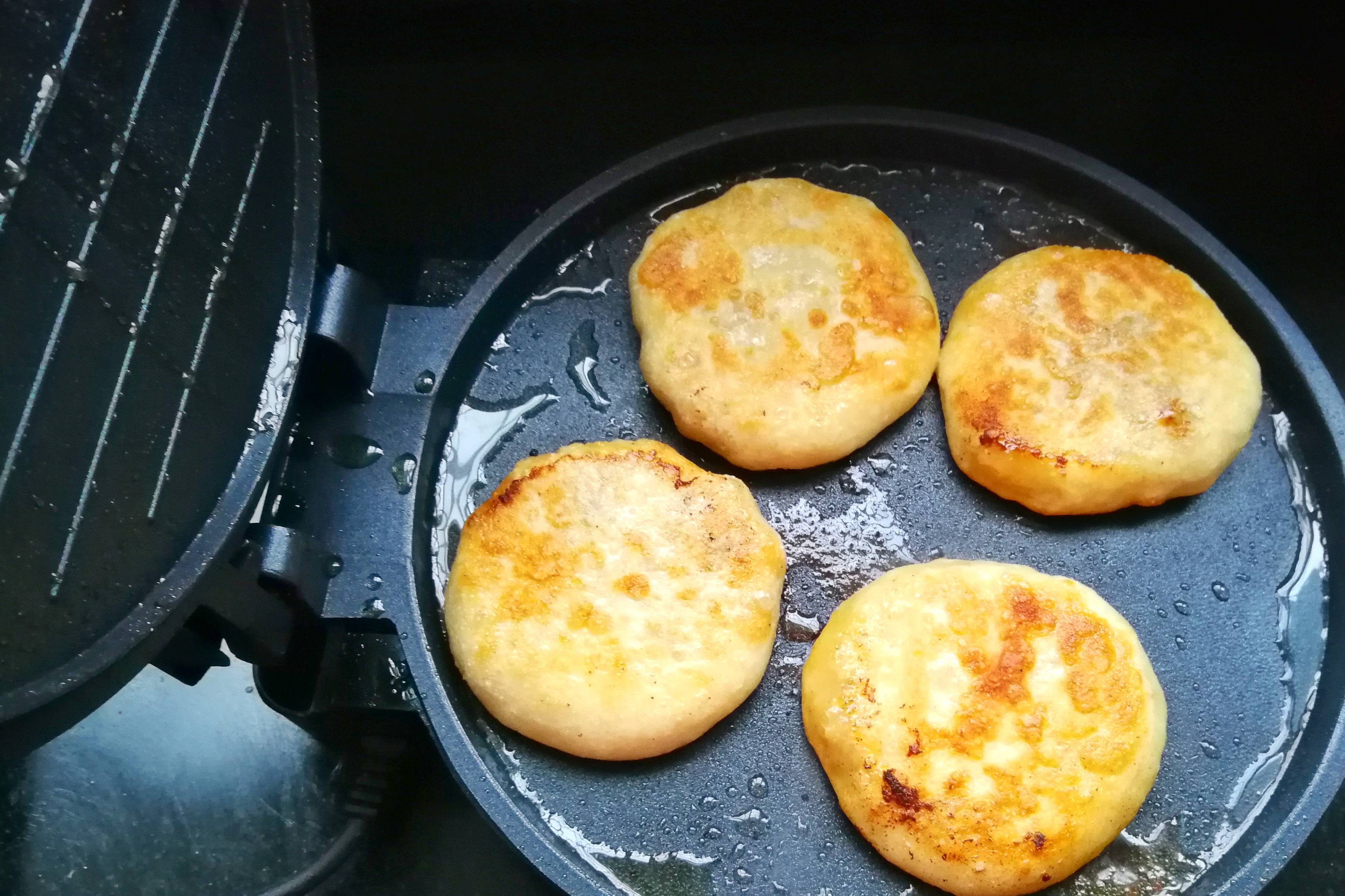 包子|早餐吃餡兒餅，無需發面，皮薄餡兒大，外酥里嫩，牛肉餡兒最好吃