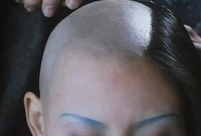 光头|同样是光头造型，陈冲宁静惊艳，孙菲菲殷桃吓人，杨幂太敷衍