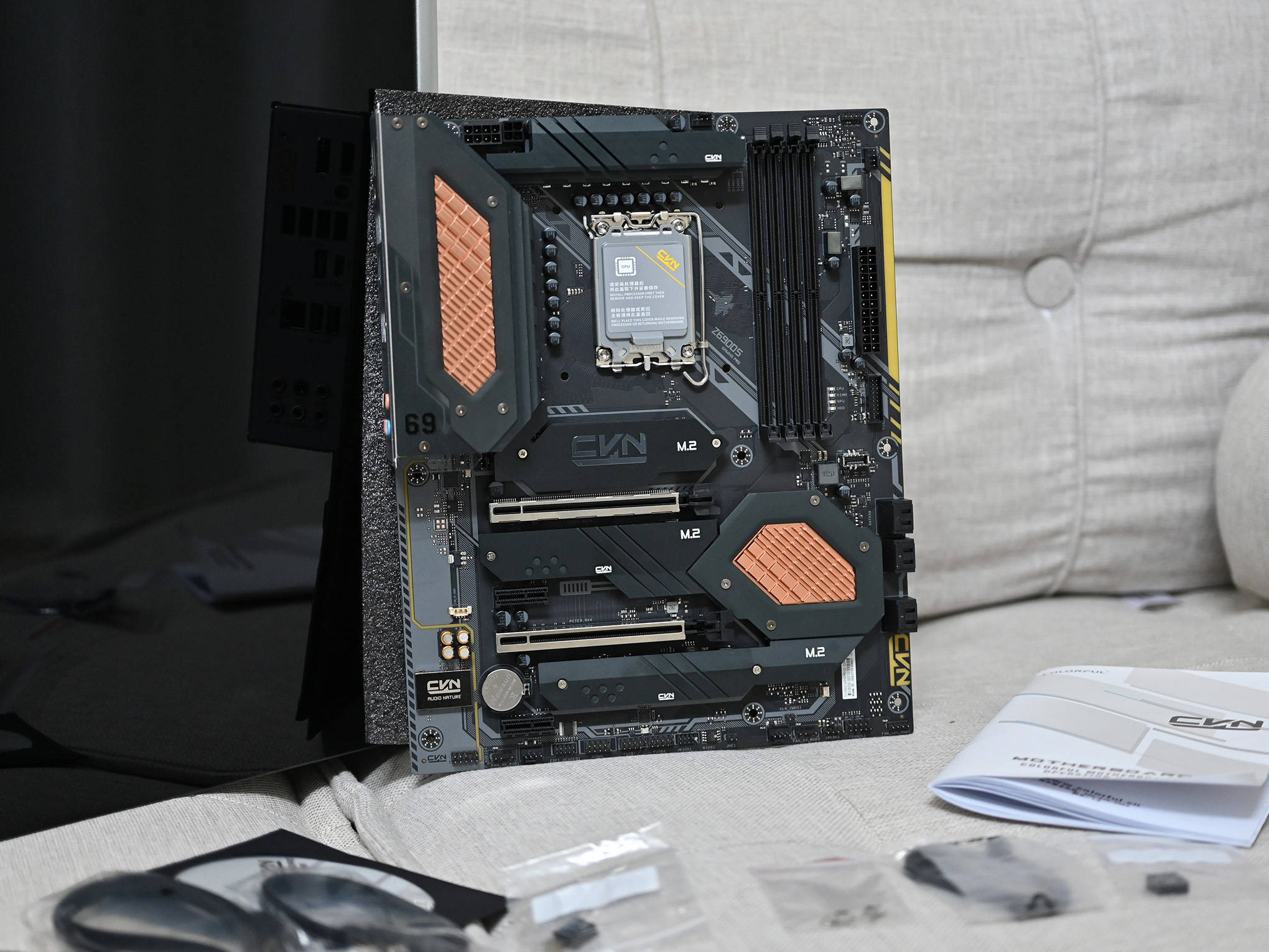 七彩虹z690黑苹果主机打造记乔思伯d40机箱恩杰数显水冷