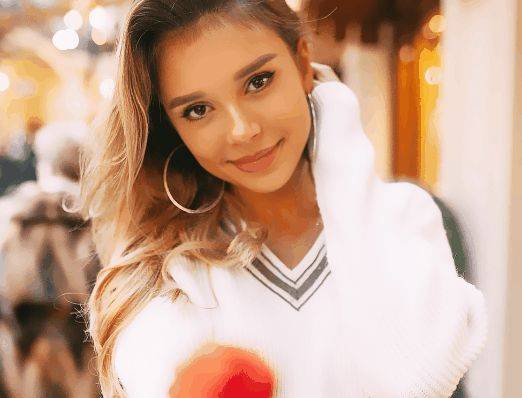 设计 62岁谈恋爱,73岁蹦迪聚会喝洋酒,“婚纱女王”王薇薇的时尚人生