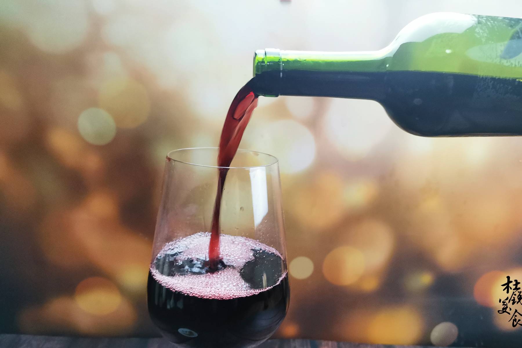 进行|爱喝葡萄酒，不懂分类可不行，葡萄酒3大基本分类，爱喝酒也懂酒