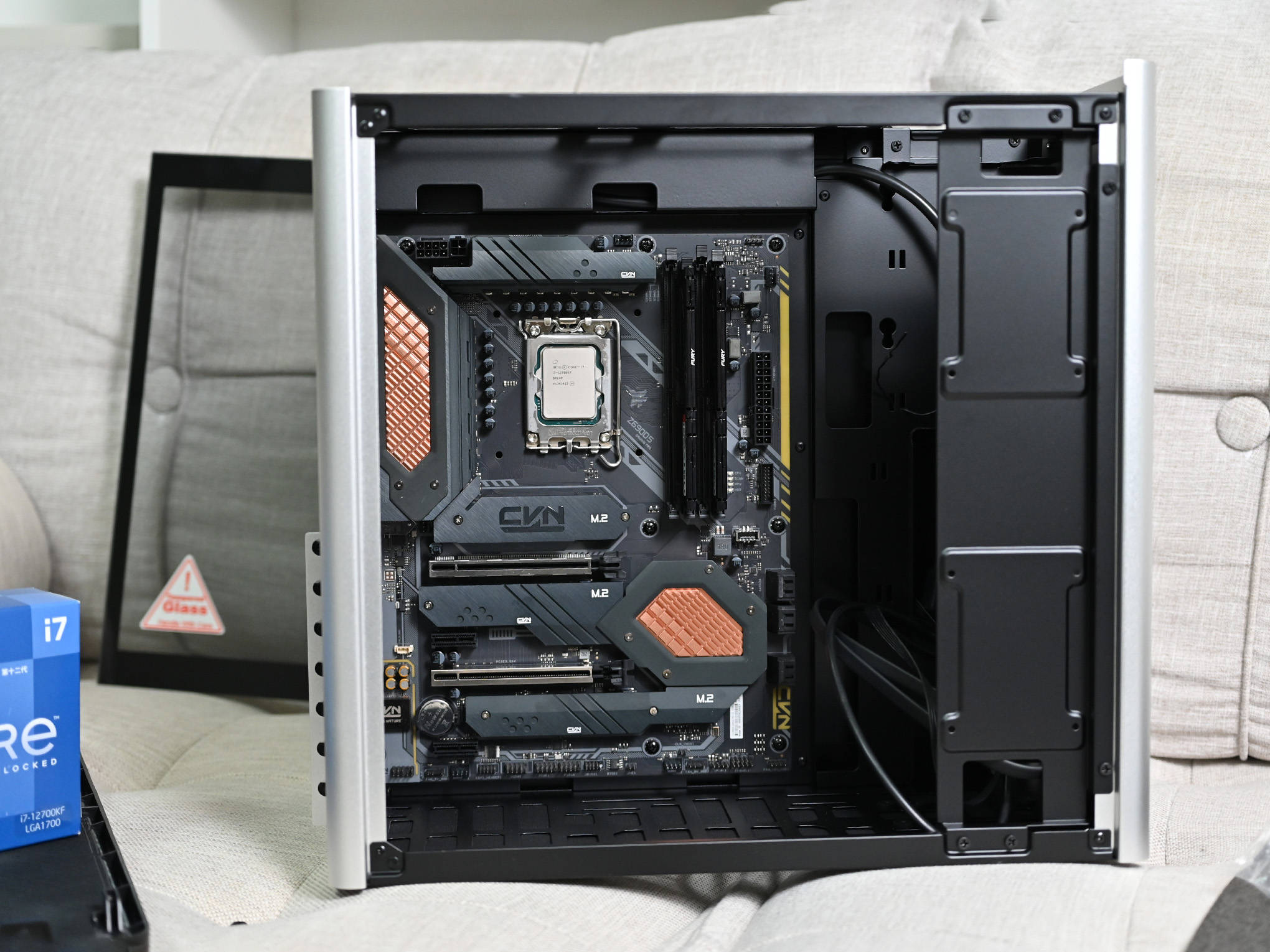 七彩虹z690黑苹果主机打造记乔思伯d40机箱恩杰数显水冷