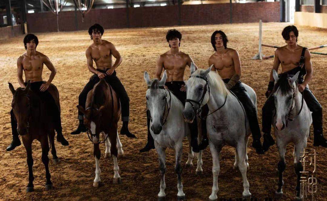 电影|手握三部贺岁影片，北京文化要让爆款变常态