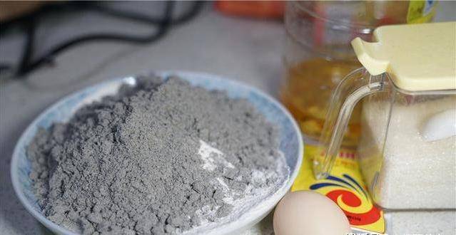 父母都是小个子,孩子窜到1米8,就因为常吃_芝麻_混合_玉米油