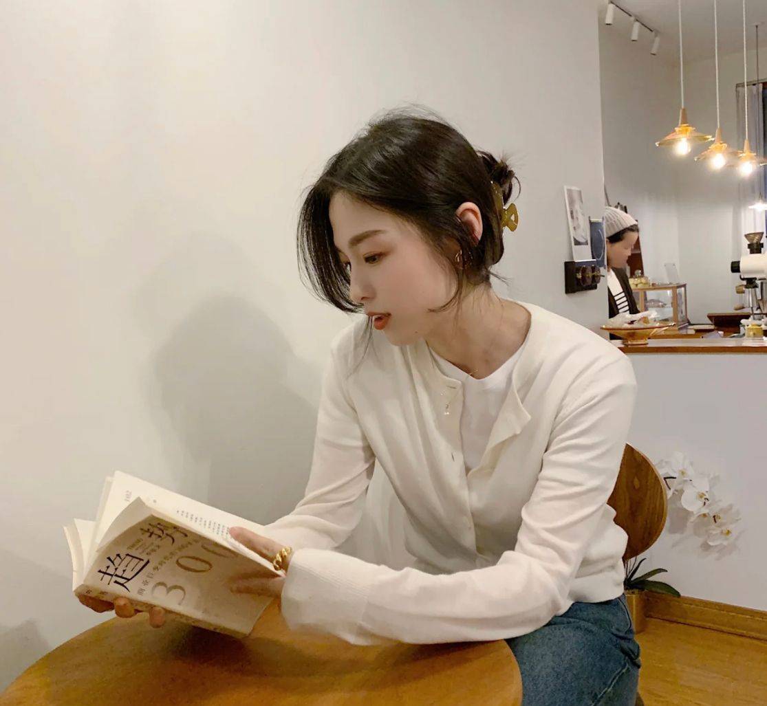 细节 真正见过大世面的女人，春天穿搭会很讲究这4点，一看就很高级