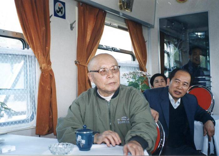 万毅_吕正操_张学良