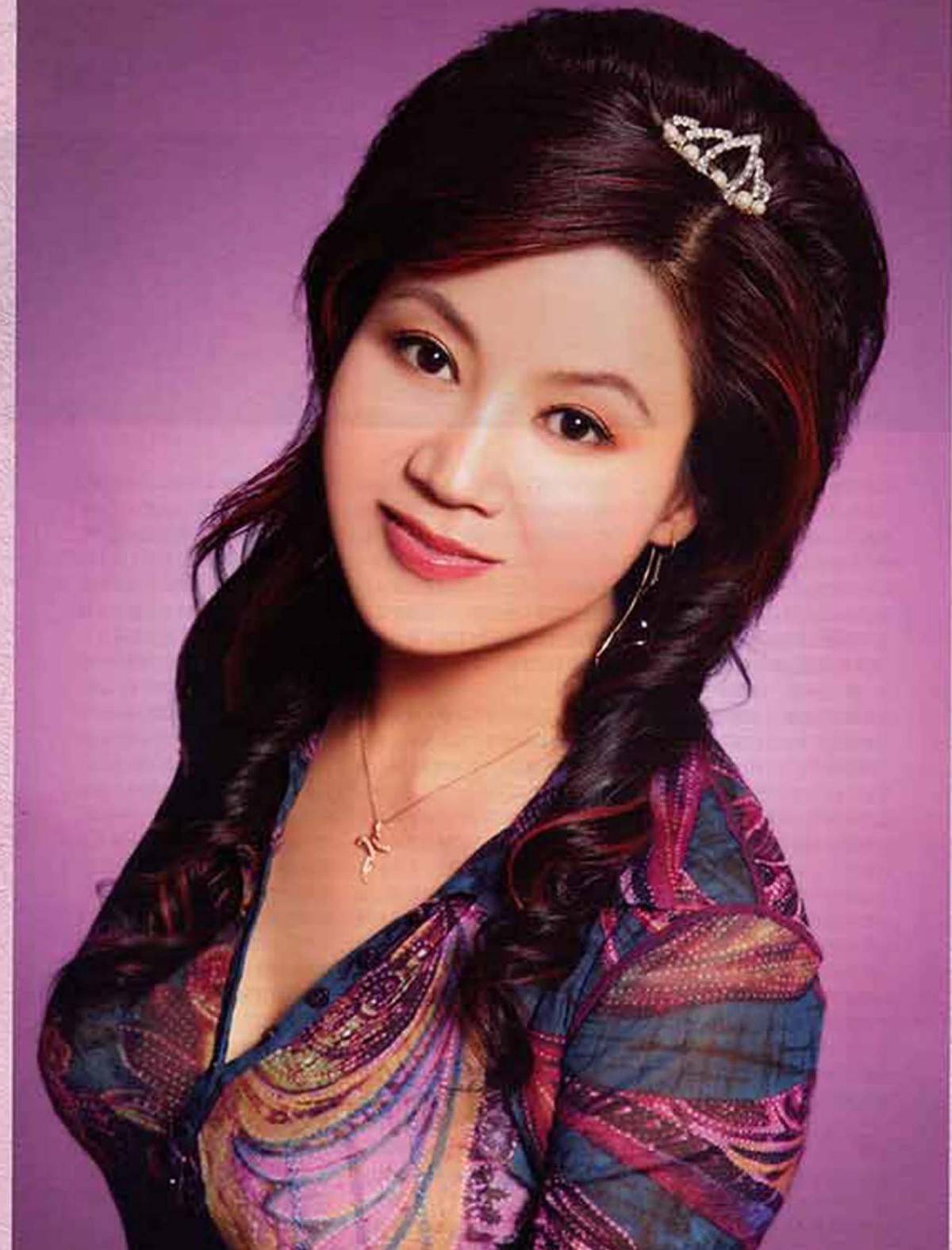 内蒙古歌手苏红图片
