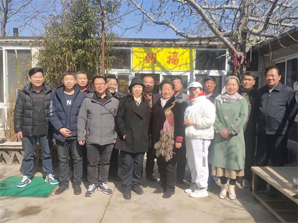 研究会党支部副书记刘卫平,省拥军模范副会长田金芳,原丰润区法院院长