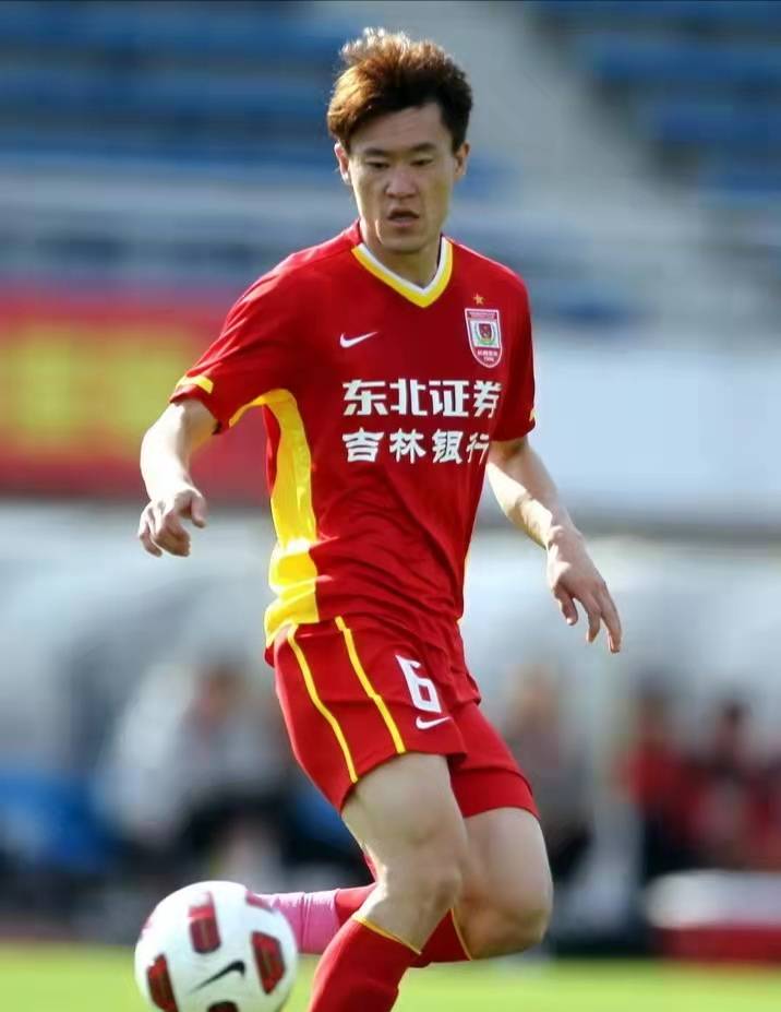 老骥伏枥志在千里带领三支球队冲超中国足球第一中场王栋