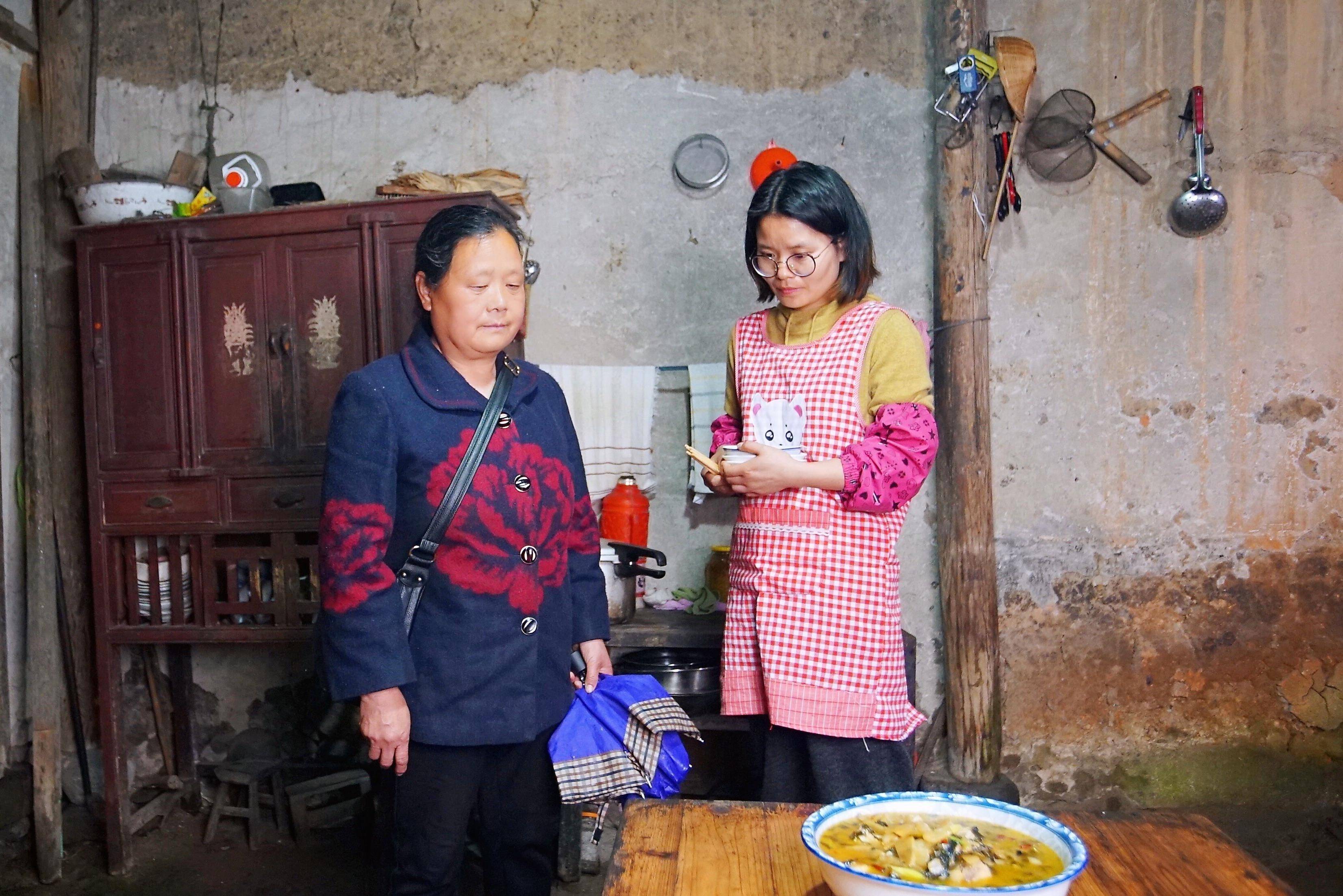 婆媳吵架生活照图片