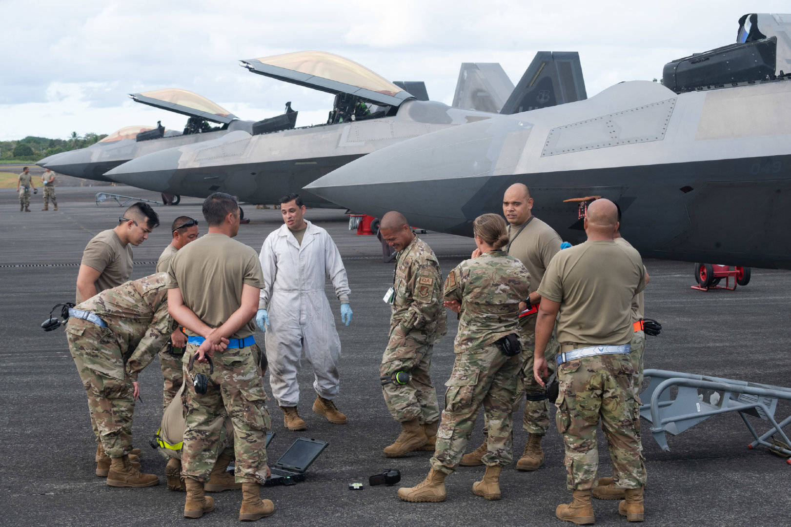 F22开训了 详解美国空军的ocp迷彩服 能否使用绑腿 穿着 任务 腰带 F22开训了 详解美国空军的ocp迷彩服 能否使用绑腿 穿着 任务 腰带