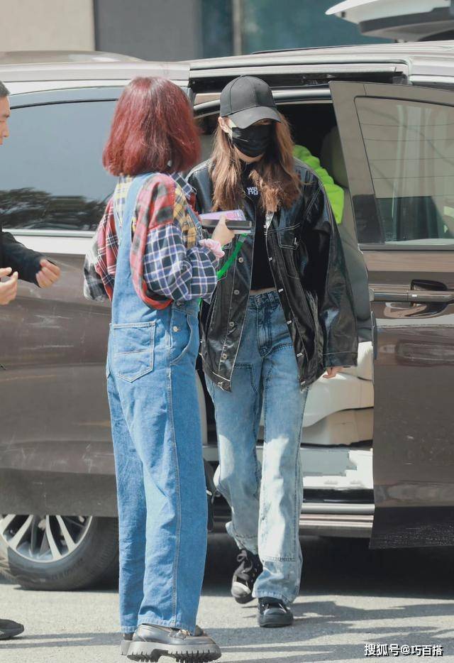 女生 “腿精女孩”关晓彤，私服穿搭只有一个重点，却穿出了满分时尚感