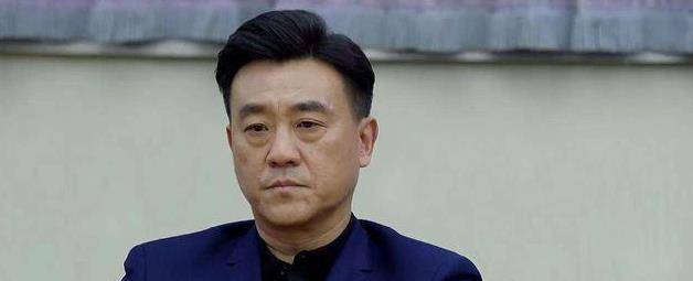 女孩子|他是国家一级演员，娶了同桌是初恋，如今结婚22年活的很知足