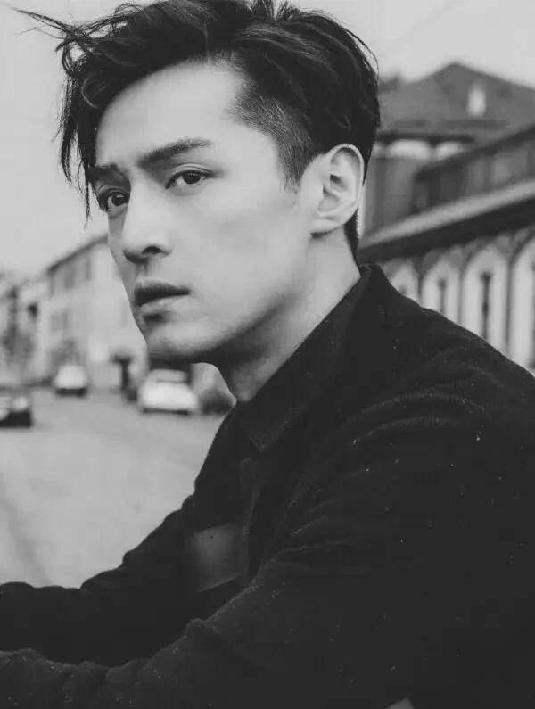 脸部翩翩公子还是坏痞型男？任嘉伦朱一龙李易峰，哪个是你最爱？