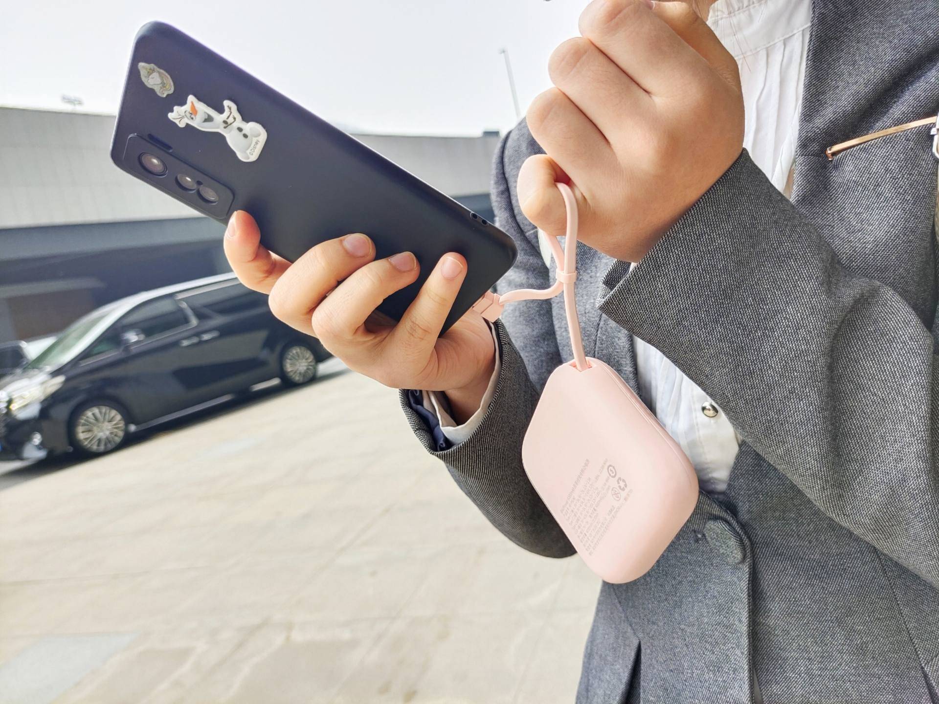 人生第一款充电宝，RAVPower自带线充电宝，小宝贝大能量