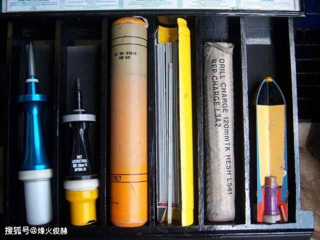原创美军榴弹炮用药包发射真先进好像有些硬舔的感脚