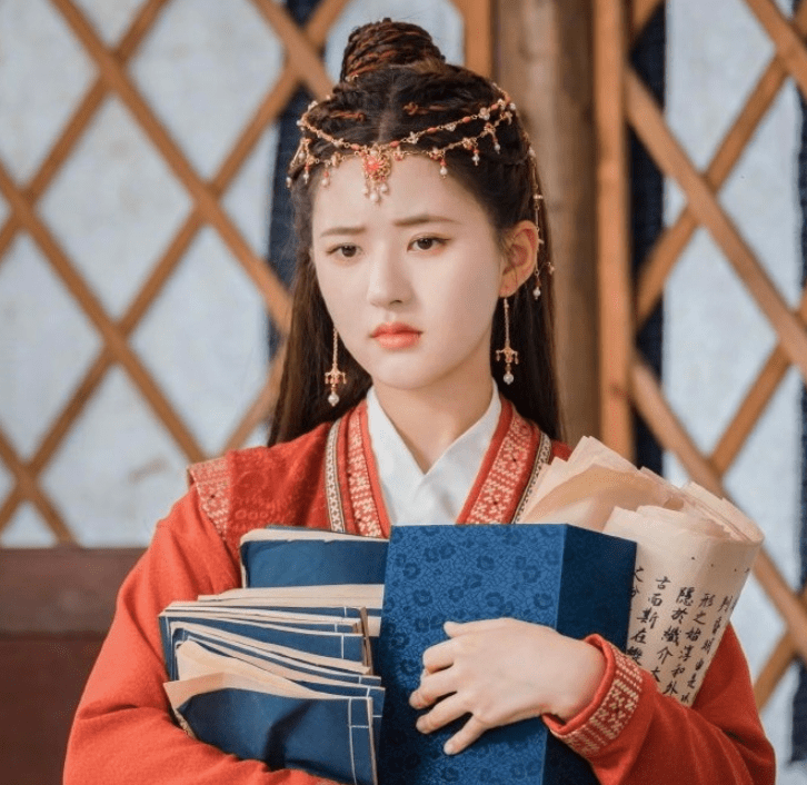 角色|等到收官了才发现，《国子监》衣服最多的，原来不是赵露思！！