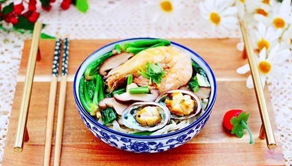 营养素|早餐煮了碗面,晒到朋友圈,朋友吐槽说:这样吃真奢侈,吃不起