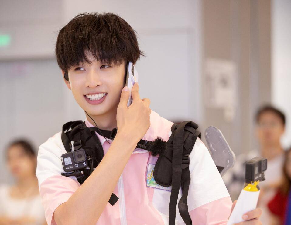 威龙|齐思钧已清醒,宋威龙却依然较真,《牛哥》的目的终究没有达到??