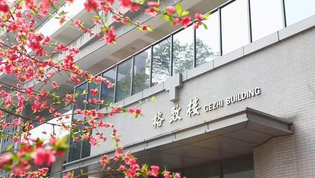 校园探春重庆西南大学附属中学剪一寸春光驻心田