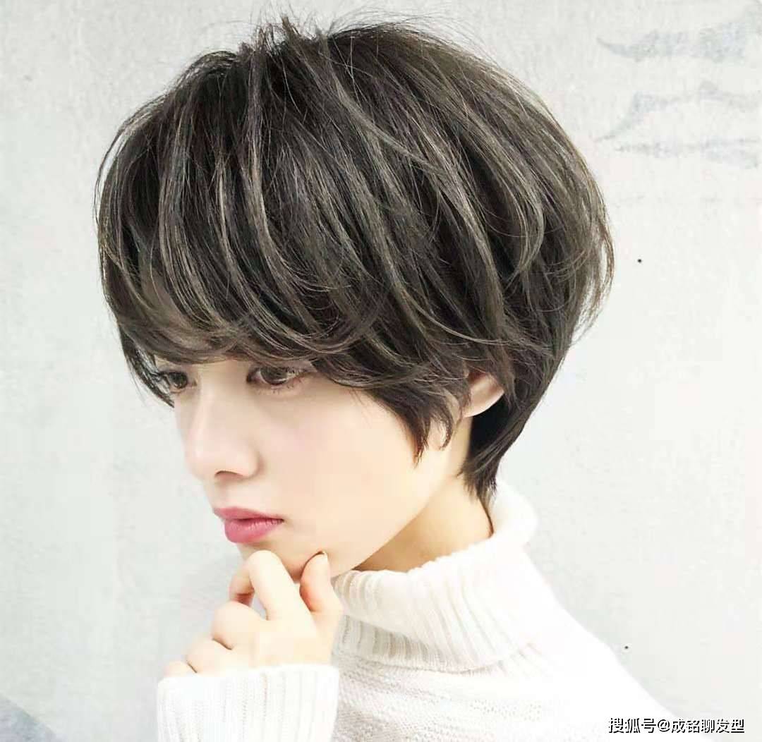 发型有这4个特征的女人，最好不要留短发，不仅显脸大而且显容易显老