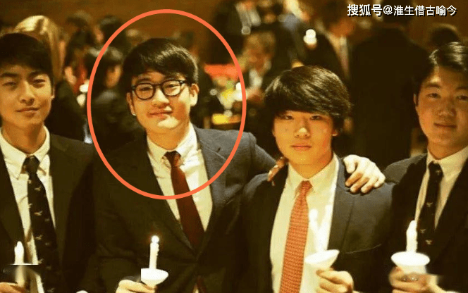 李在鎔好難自己單身12年前妻和影帝恩愛21歲兒子多次被退學