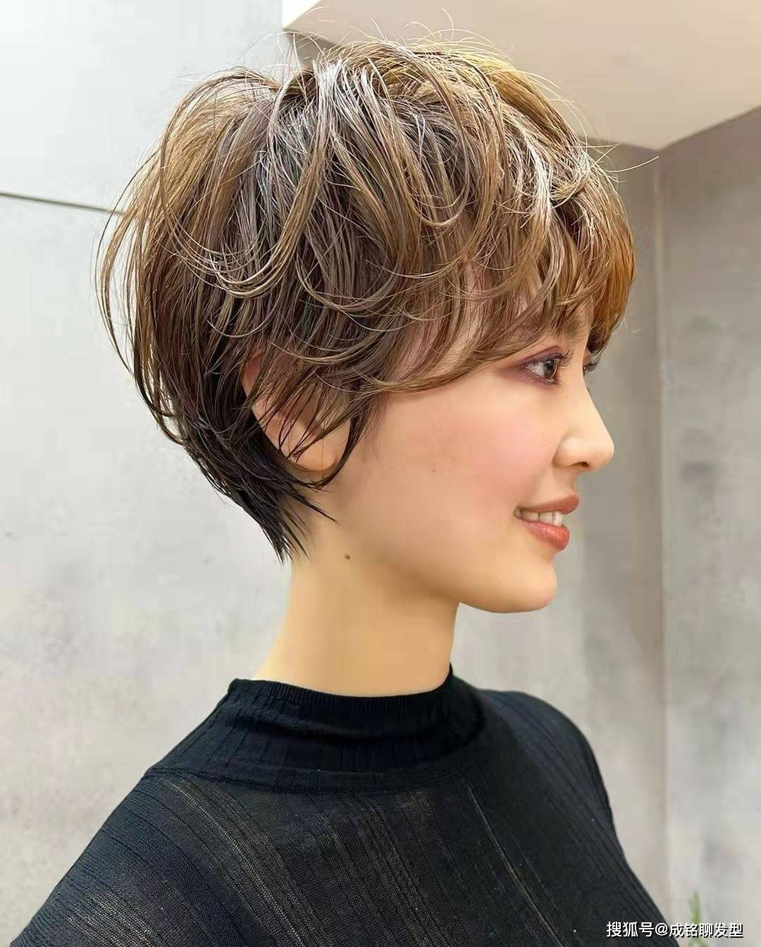 发型有这4个特征的女人，最好不要留短发，不仅显脸大而且显容易显老