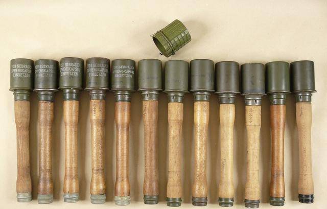 德棍标配德军柄型手榴弹的由来和发展