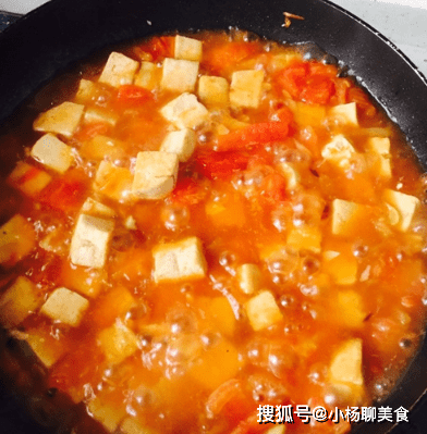 漂亮西红柿和它搭配，女人要多吃，淡斑美白还瘦身，整个人都变漂亮了