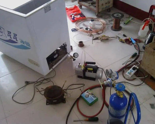 冰箱如何维修和拆卸更换?_压缩机_蒸发器_冷冻