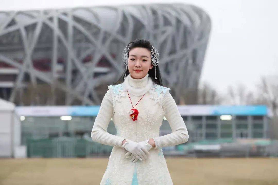 与工商管理学院2021级硕士研究生列支敦士登代表团引导员张艺源经济