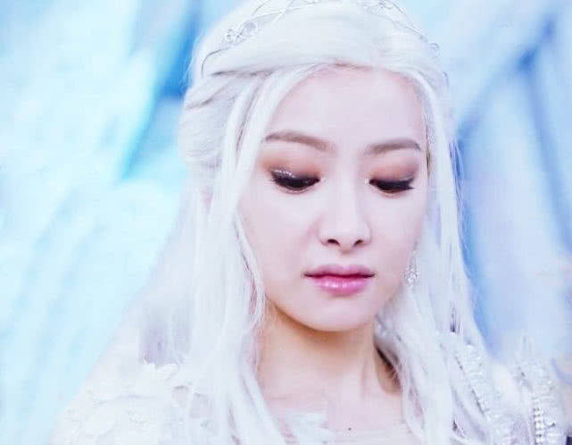 张雪迎女星白发造型，鞠婧祎的雪飞霜，张雪迎的容乐，谁最美？
