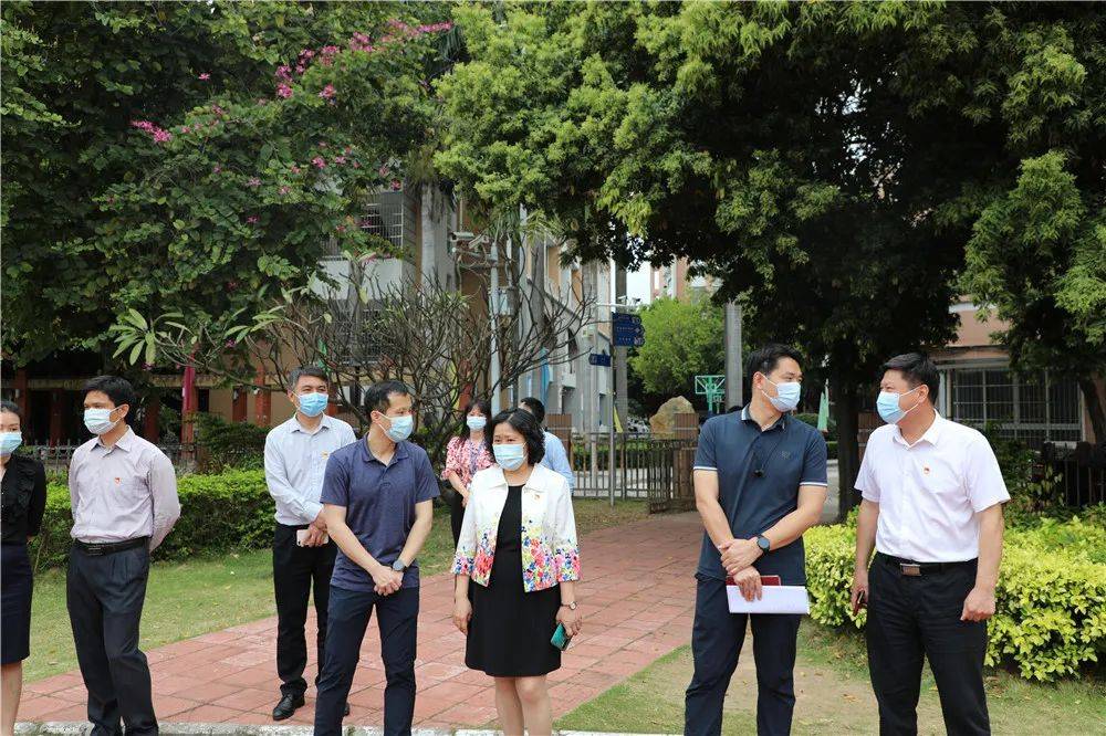 海珠区领导深入广州市城市建设职业学校检查指导疫情防控工作