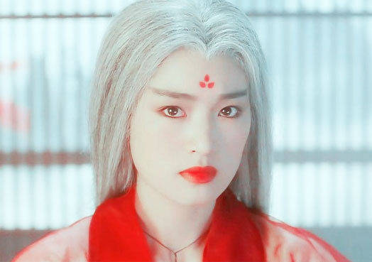 张雪迎女星白发造型，鞠婧祎的雪飞霜，张雪迎的容乐，谁最美？
