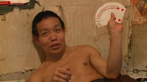 因为|《最后的棒棒》火了之后,导演何苦沉寂3年进大山,他现在在干嘛??