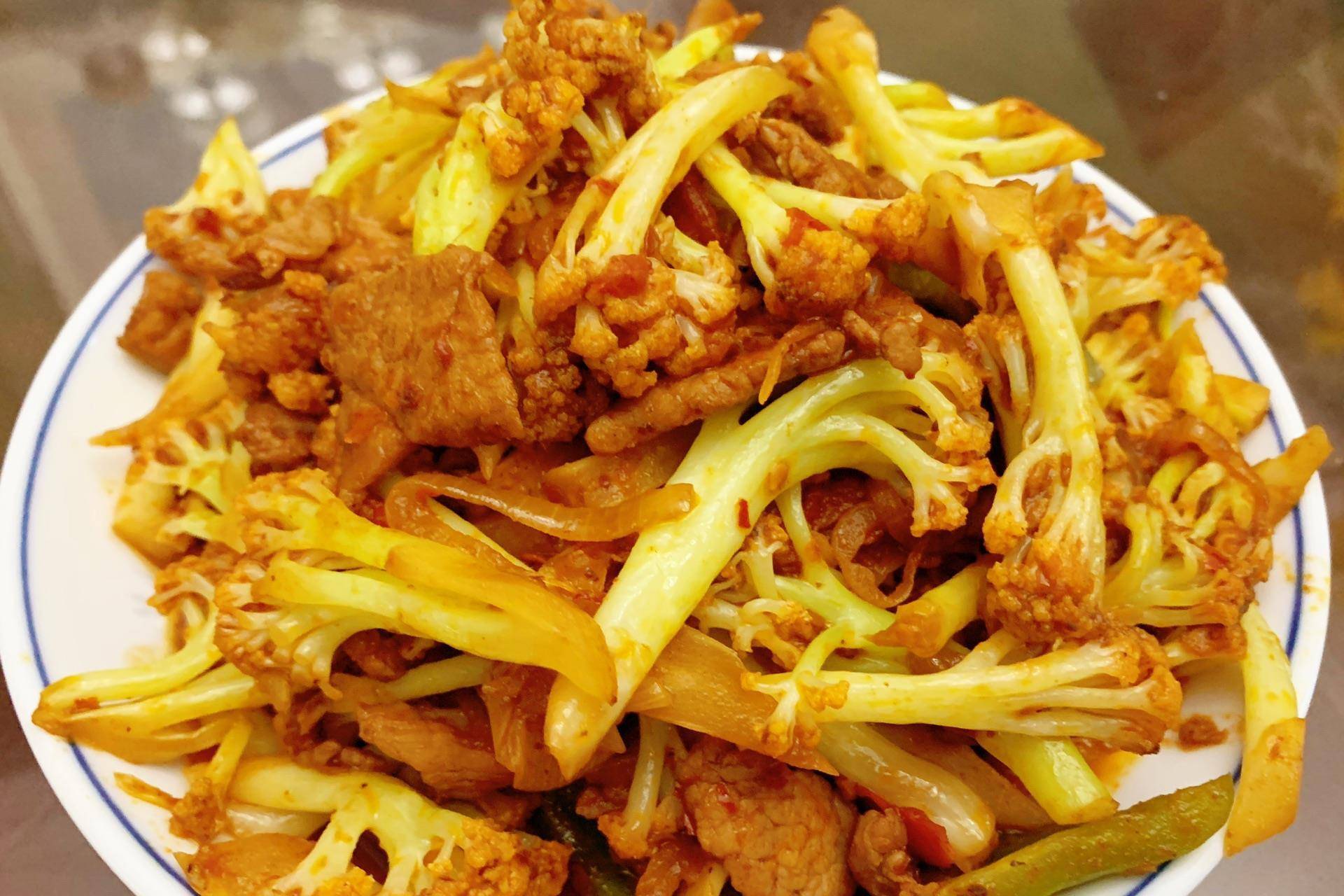 原创大雪过后做干锅菜花麻辣入味鲜香开胃搭配米饭三碗不是事