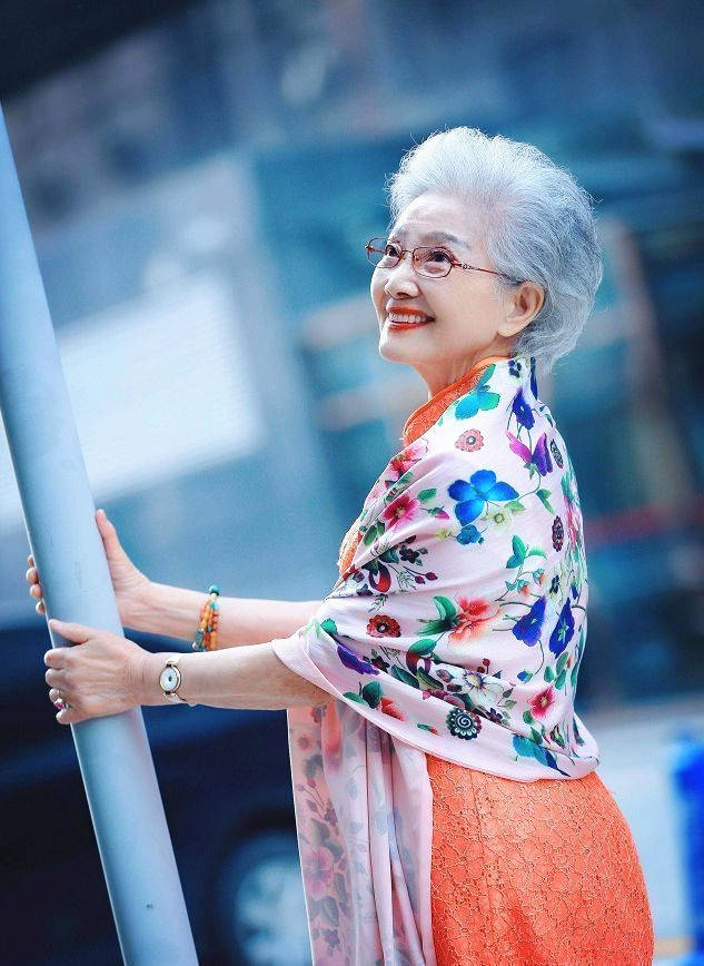 生活 70岁当模特，90岁开直播，“神仙奶奶”盛瑞玲逆袭成“女王”