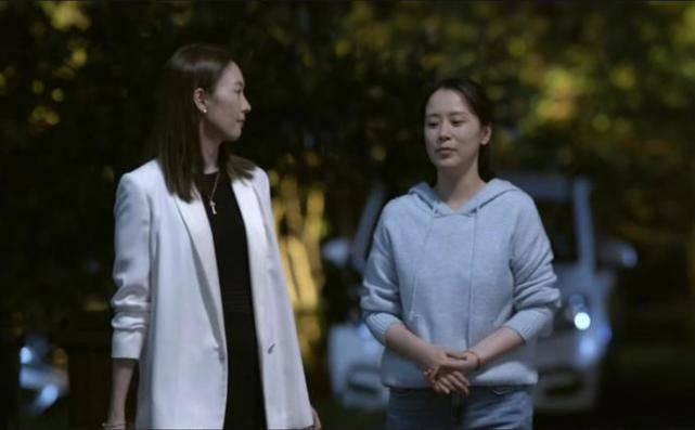 演技|全素颜出镜！没想到45岁的海清，以这样的方式打出“王炸”