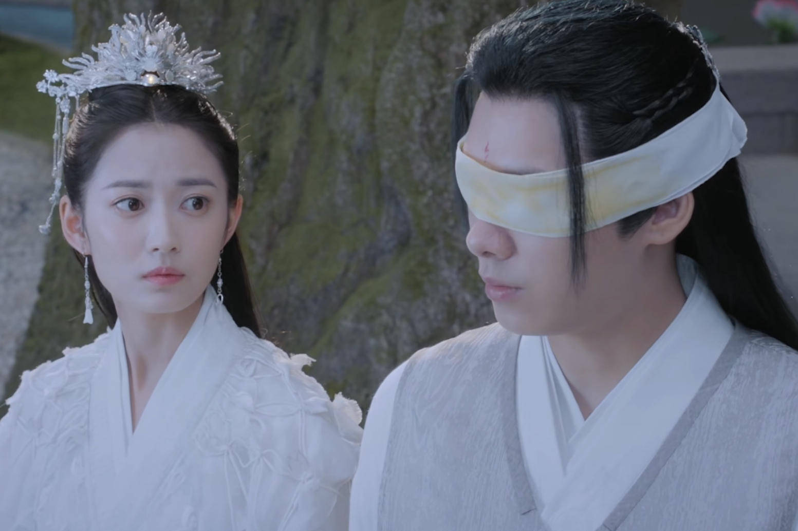 演技|《镜·双城》口碑两极分化,李易峰演技被嘲,胖到看不清下颌线!!