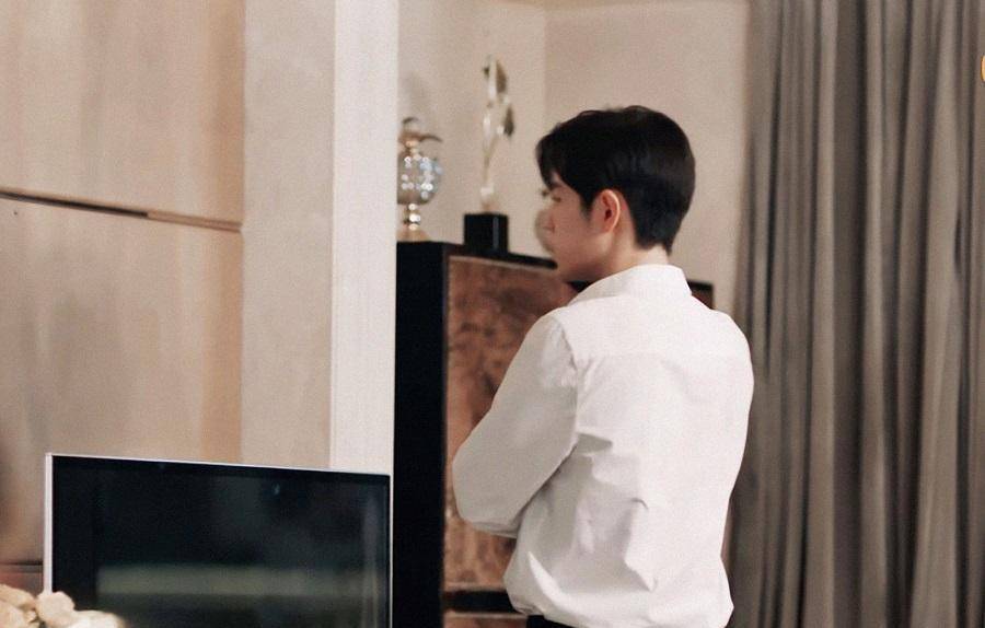 顾魏|《余生》塑造“国民男友”，官方点评“言辞犀利”，特意提到肖战