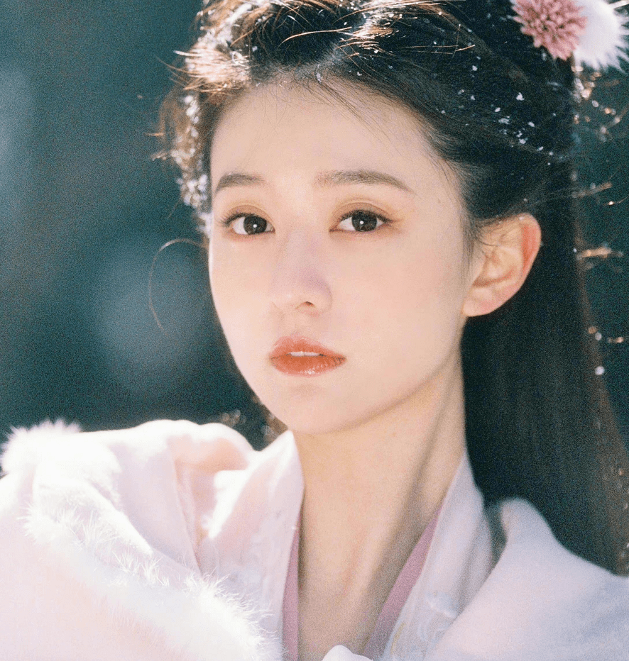 变化修图还是换妆?认不出这些熟脸女星,刘诗诗撞脸陈都灵,乔欣变样