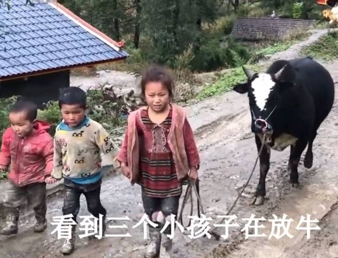 婴儿|单亲妈妈生了四胎还要生，婴儿饿了吃泡面，尿不湿洗洗接着穿